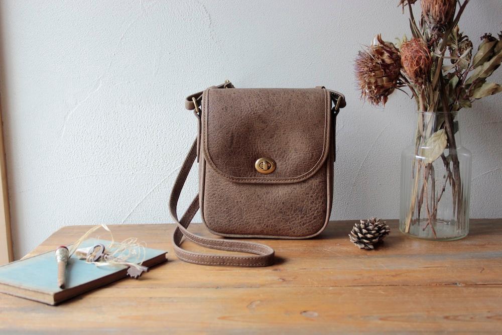 Kudu leather (クードゥーレザー)ミニショルダーバッグ グレー | 2枚目